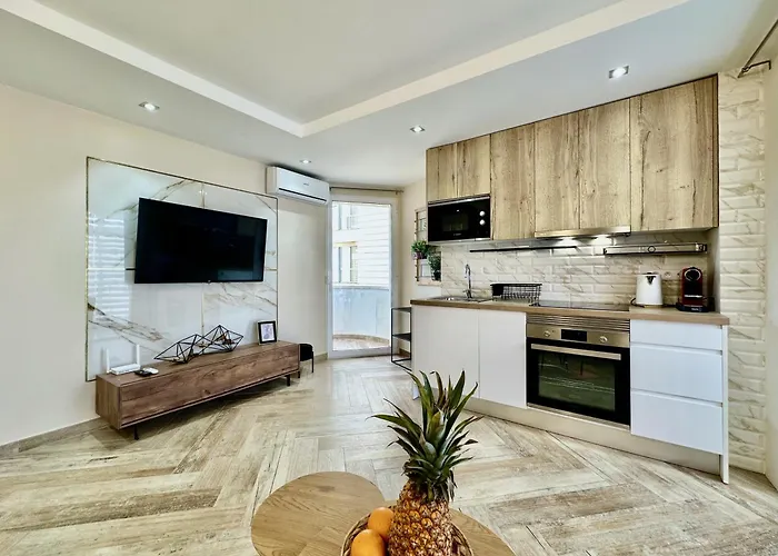 Апартаменты Clubrent - Magnificent Apartment, Bermudas Building *