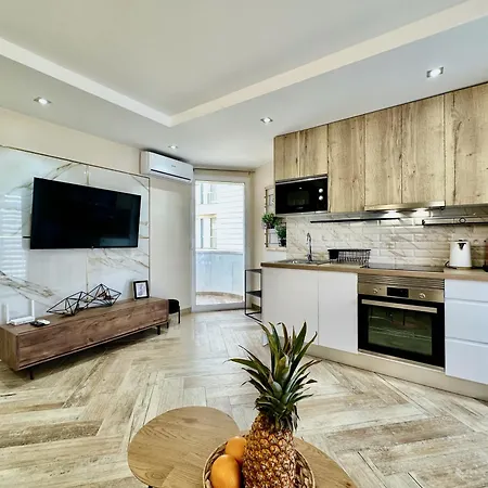 Apartment Clubrent - Magnificent Apartment, Bermudas Building *
